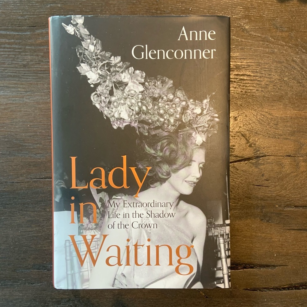NYT Best Seller List✨NEW✨Lady In Waiting